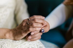 holding-hands